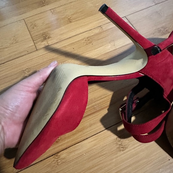 Guess Red Suede Strappy Heel. Size 8. - Picture 8 of 8